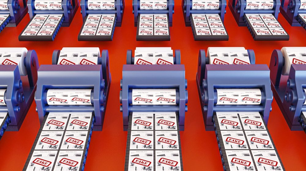 high-angle-conveyor-belts-with-fake-news-scaled